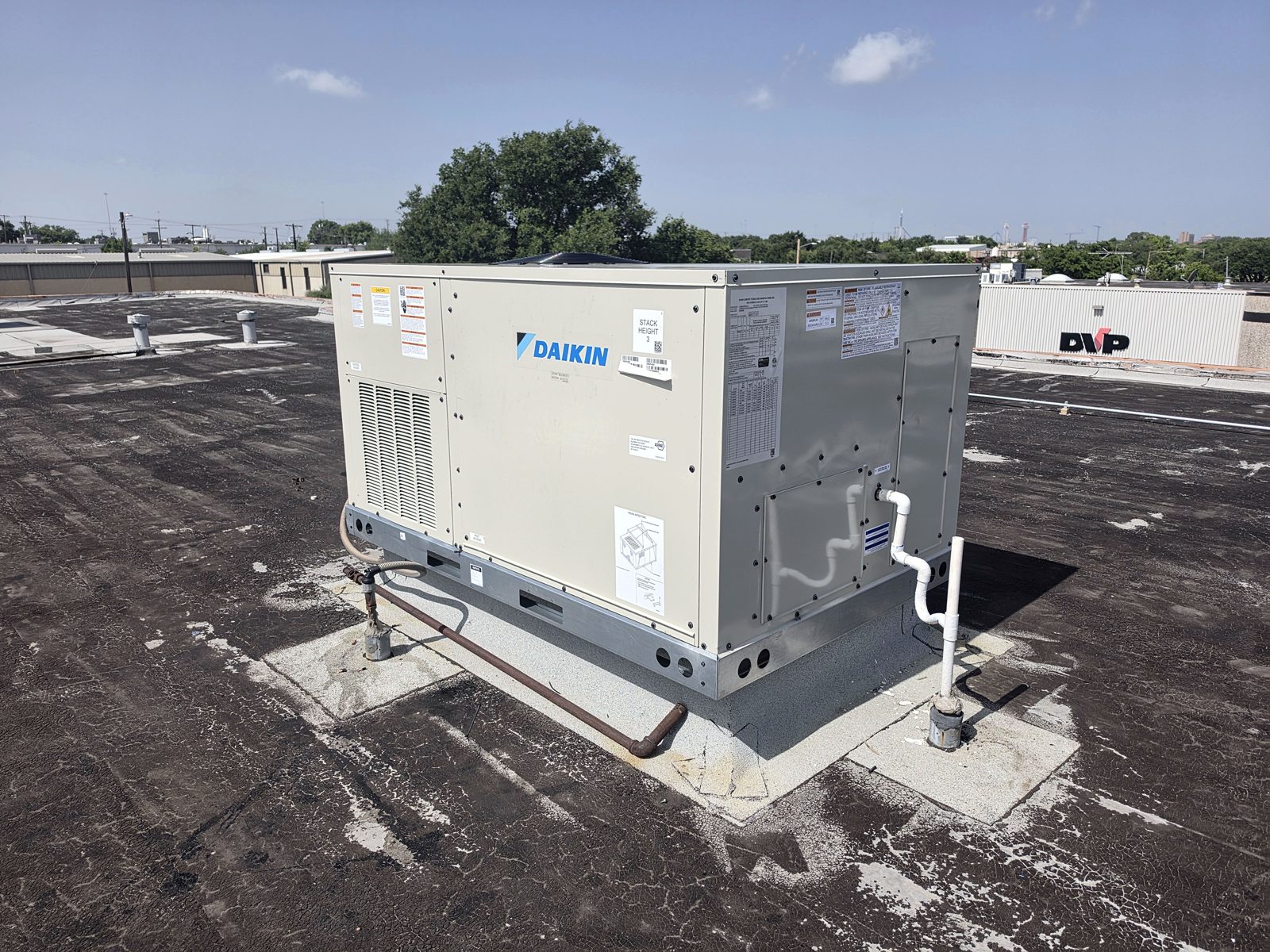 A new rooftop package unit installed by Cyclone Heating & Air